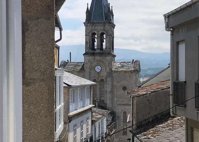 Estudios Rua Maior, 49-2A